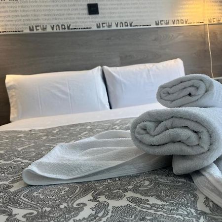 Fuencarral Rooms Madrid Eksteriør bilde