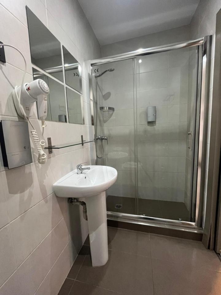 Fuencarral Rooms Madrid Eksteriør bilde